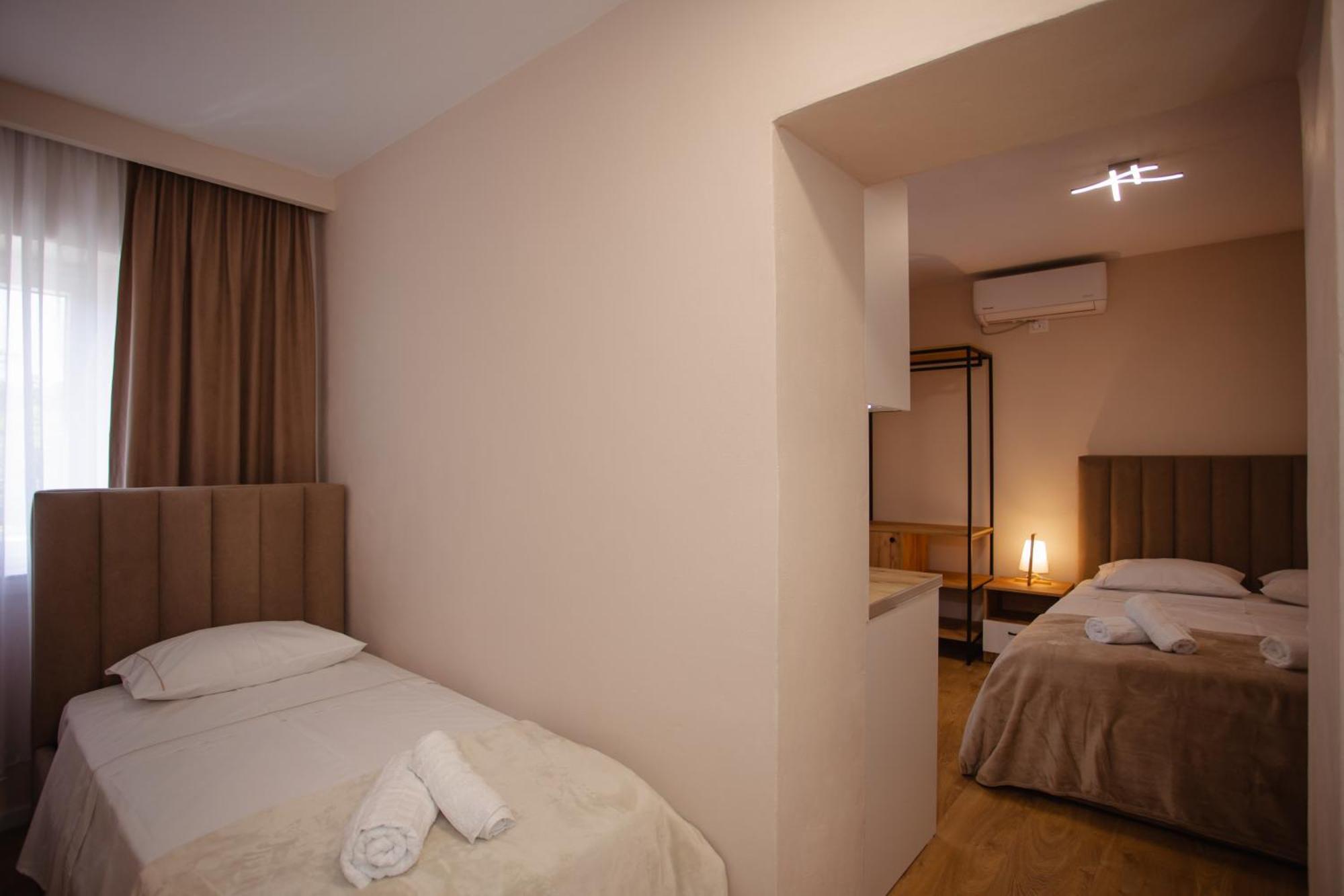City Center Studio Apartments Shkodër Buitenkant foto