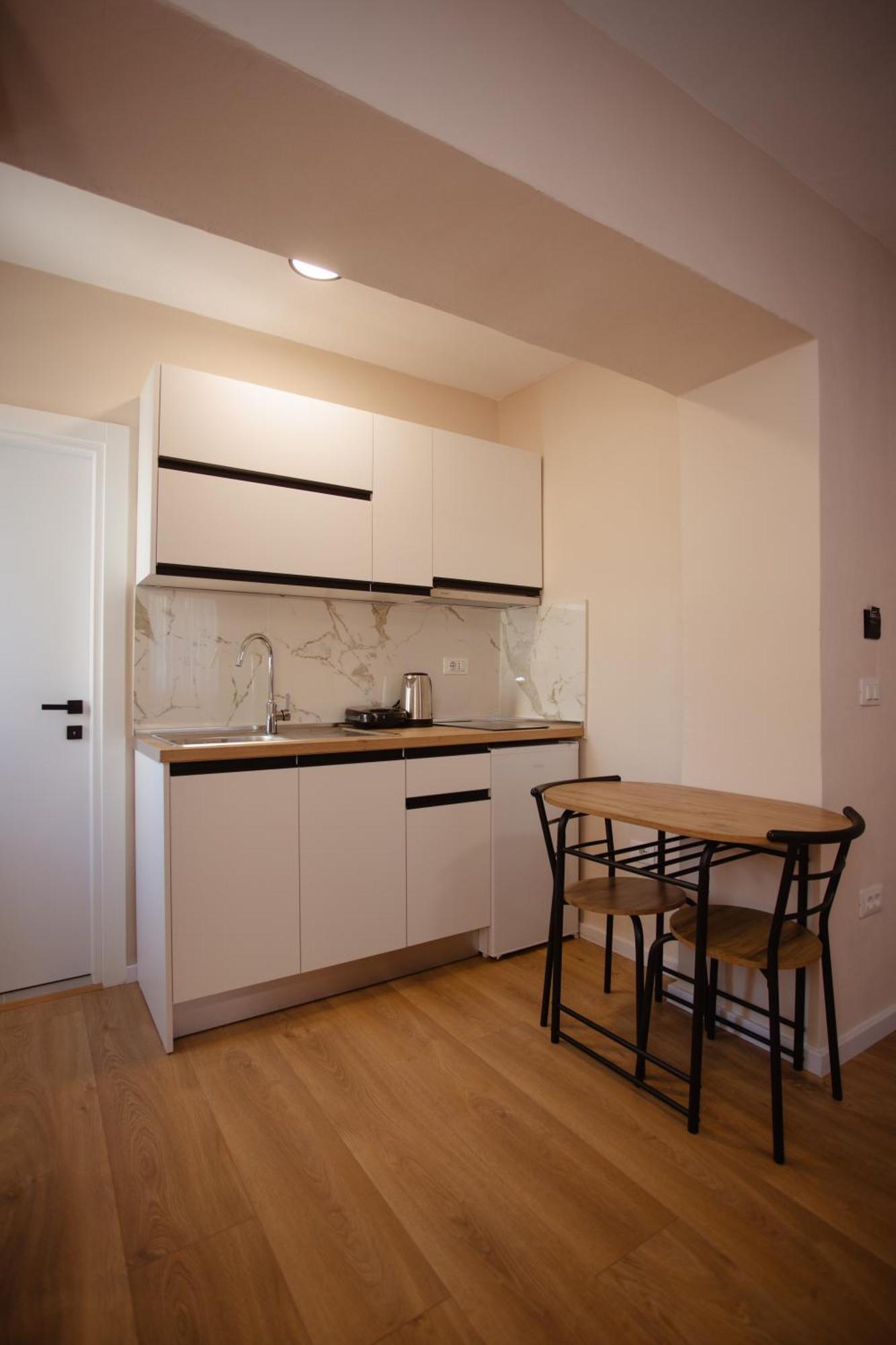 City Center Studio Apartments Shkodër Buitenkant foto