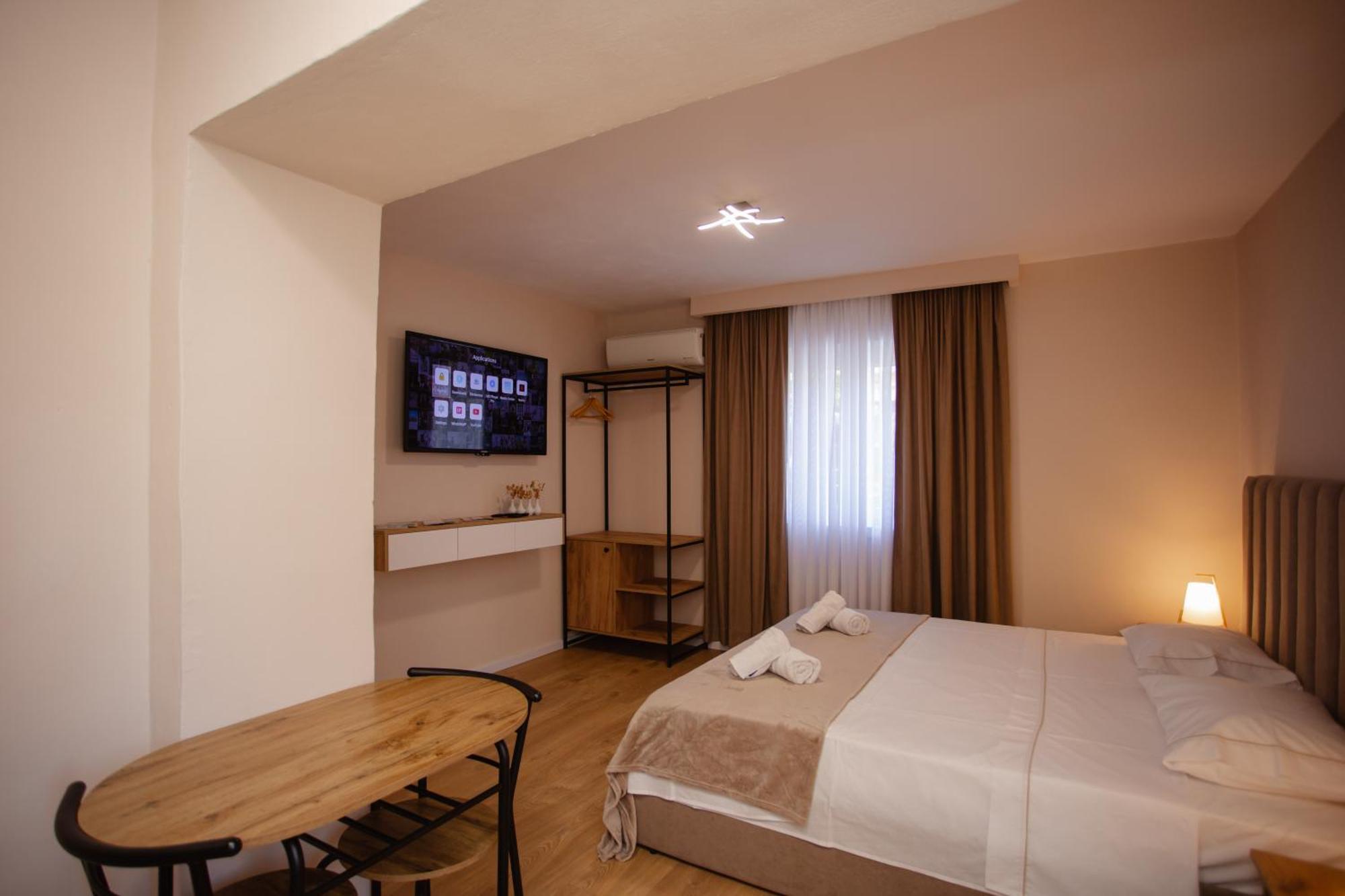 City Center Studio Apartments Shkodër Buitenkant foto