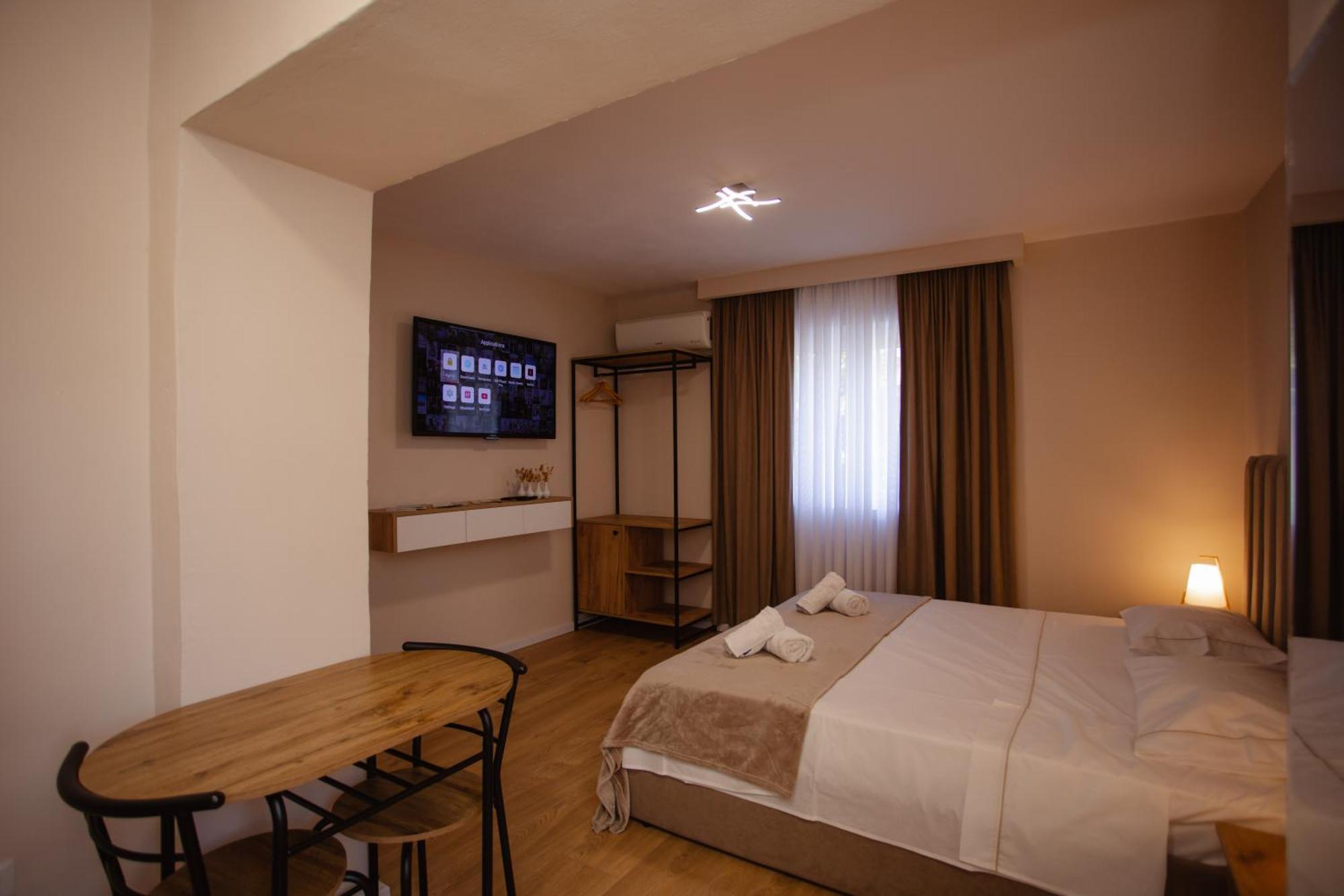 City Center Studio Apartments Shkodër Buitenkant foto